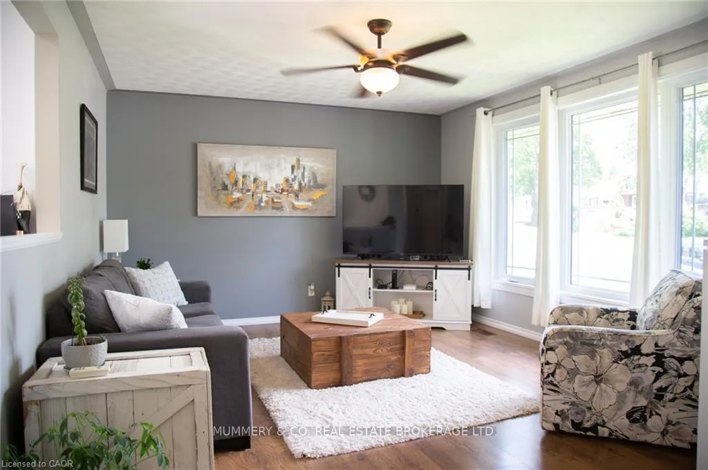 Photo 6 of 294 South Drive S, Norfolk, Simcoe — HOMEH