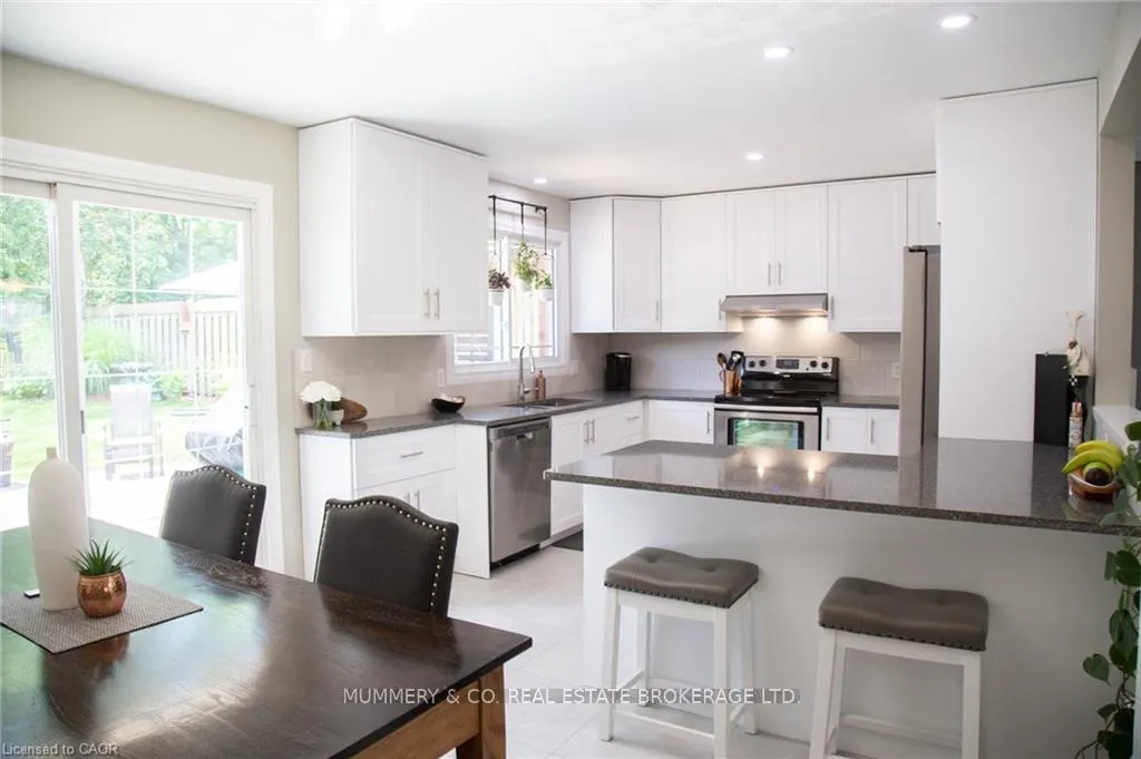 Photo 12 of 294 South Drive S, Norfolk, Simcoe — HOMEH