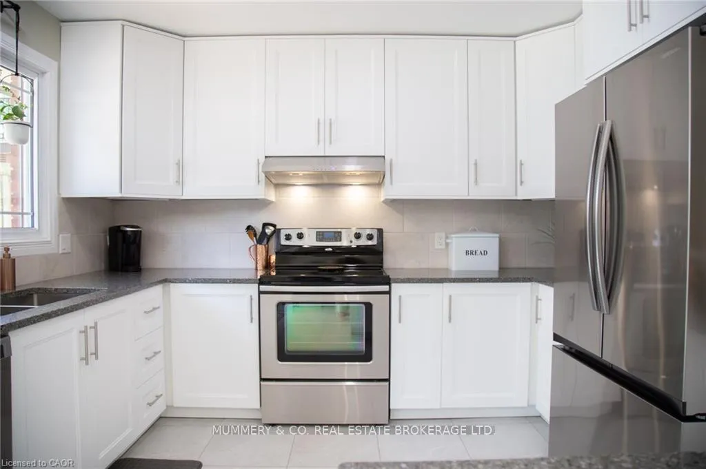 Photo 15 of 294 South Drive S, Norfolk, Simcoe — HOMEH