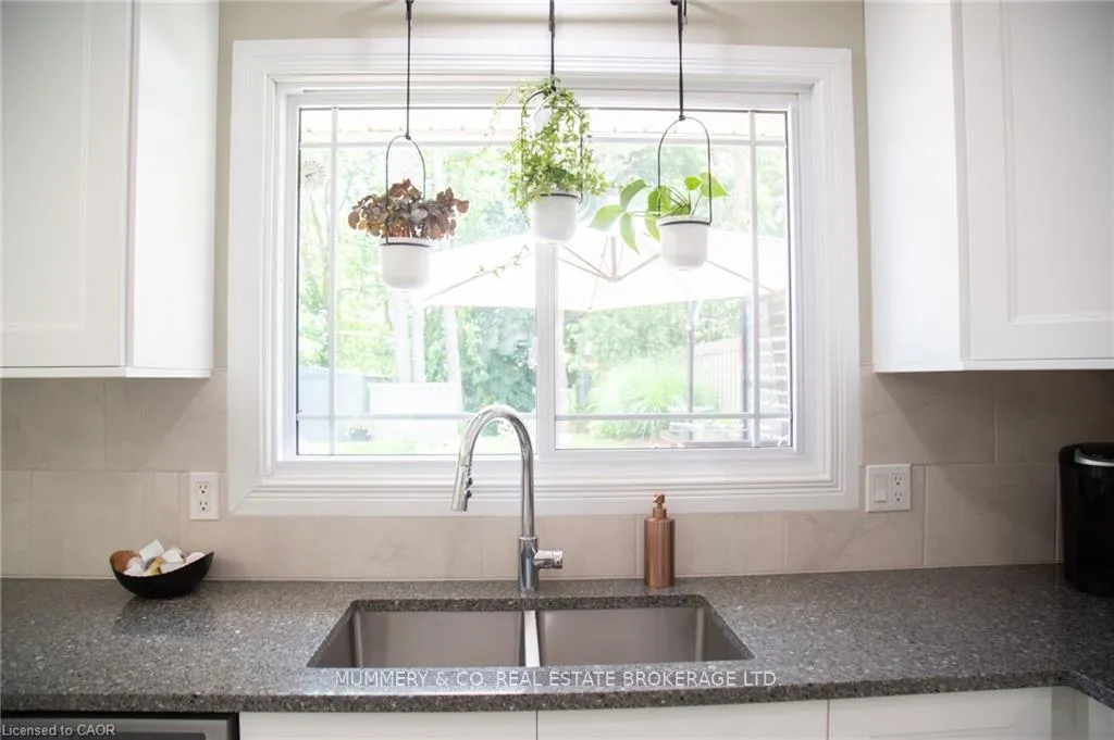 Photo 17 of 294 South Drive S, Norfolk, Simcoe — HOMEH
