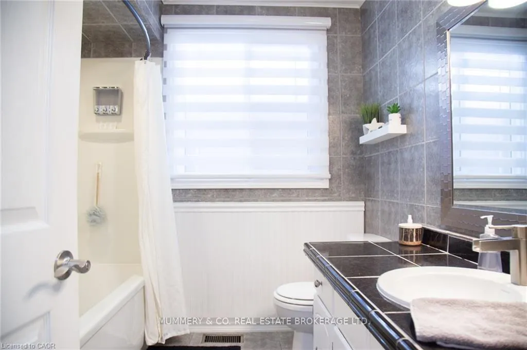 Photo 22 of 294 South Drive S, Norfolk, Simcoe — HOMEH