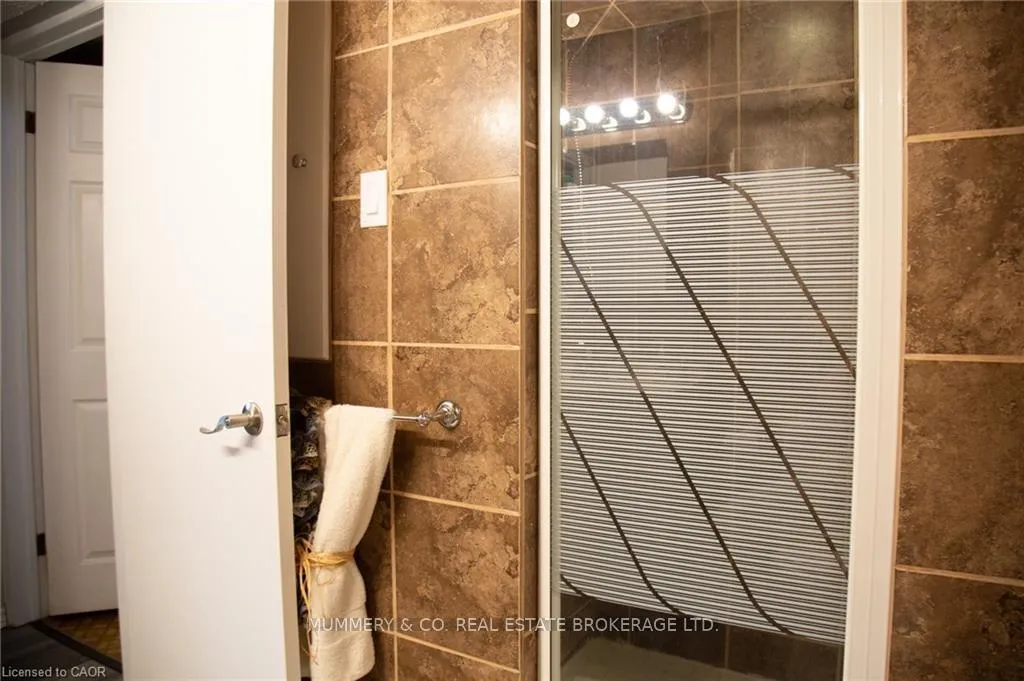 Photo 38 of 294 South Drive S, Norfolk, Simcoe — HOMEH