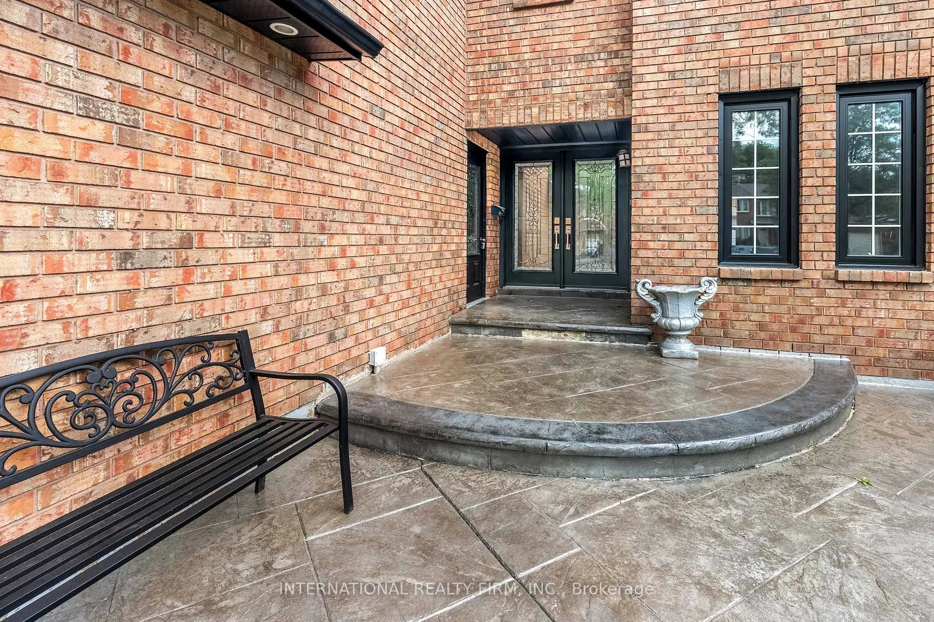 Photo 4 of 60 Major William Sharpe Drive, Brampton, Northwood Park — HOMEH
