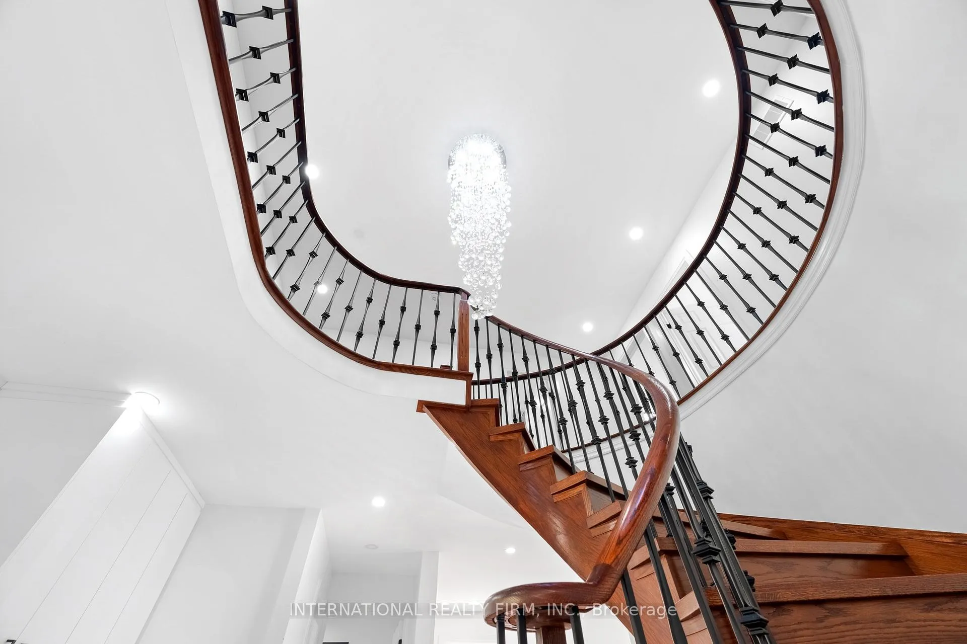 Photo 6 of 60 Major William Sharpe Drive, Brampton, Northwood Park — HOMEH