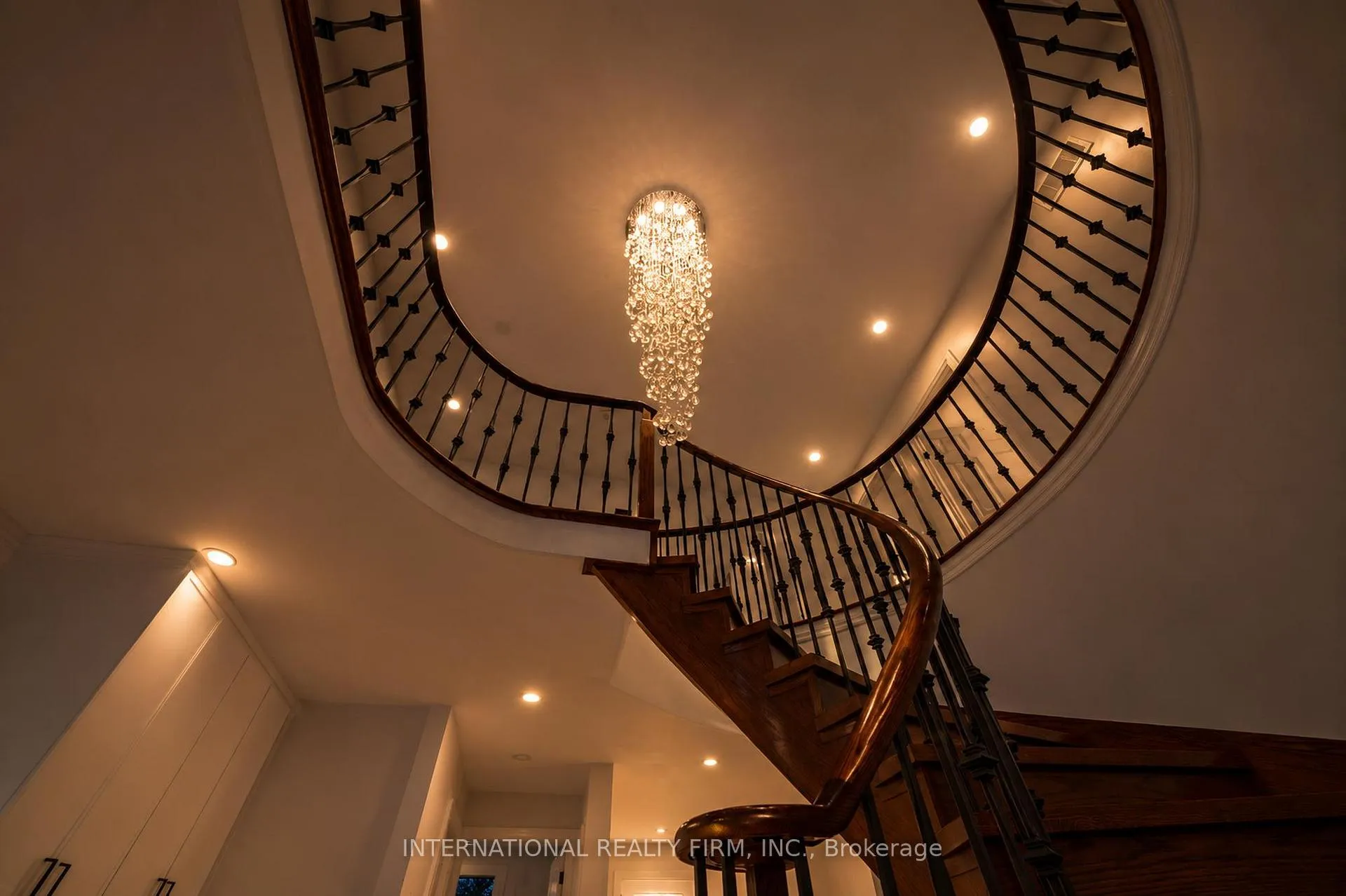 Photo 7 of 60 Major William Sharpe Drive, Brampton, Northwood Park — HOMEH