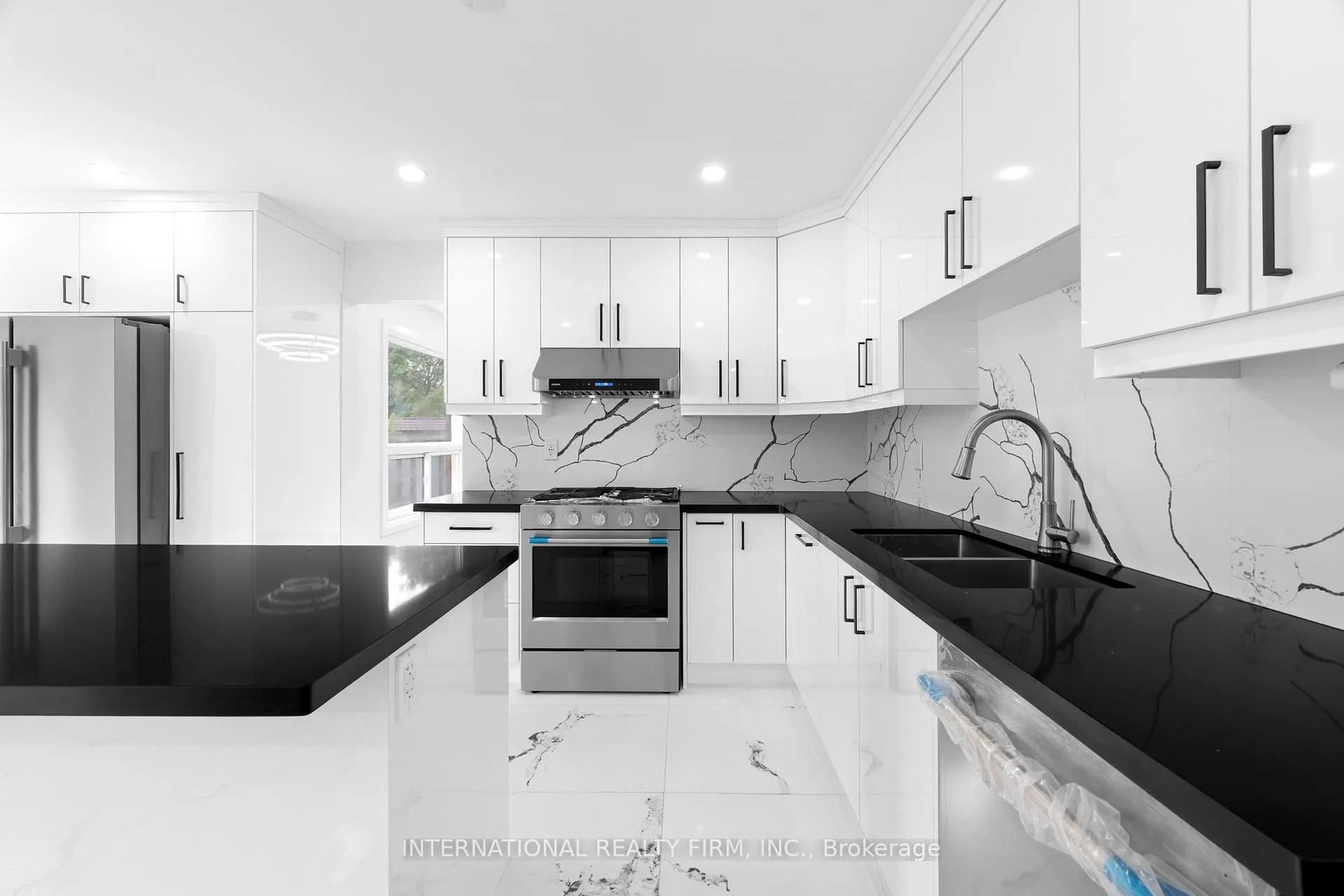 Photo 13 of 60 Major William Sharpe Drive, Brampton, Northwood Park — HOMEH