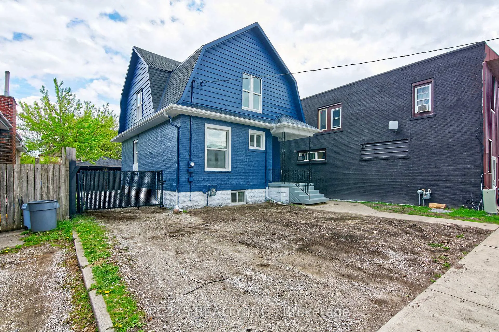 Photo 2 of 272 Vidal Street S, Sarnia — HOMEH