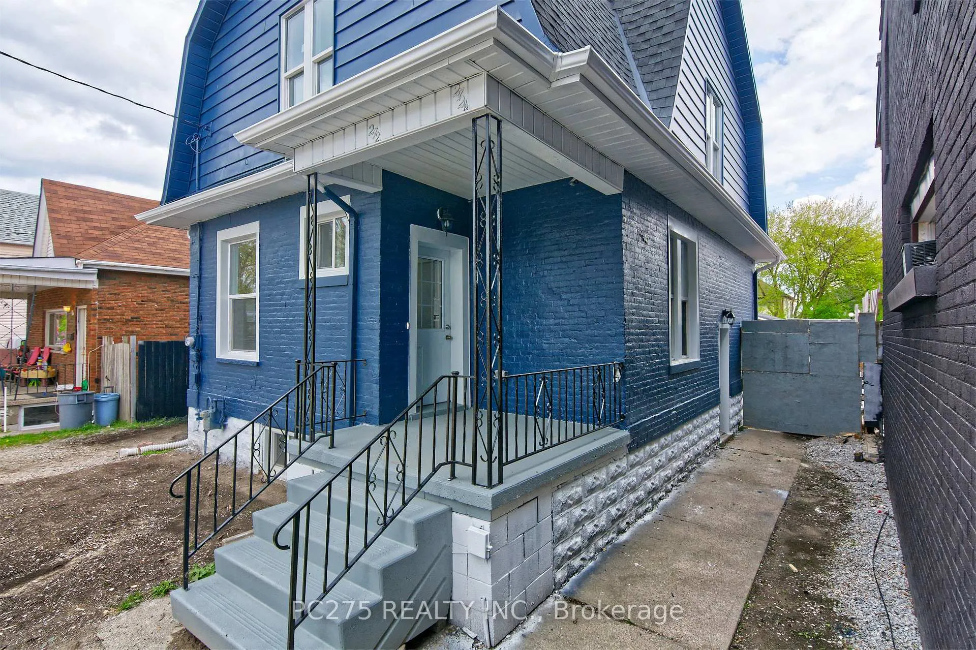 Photo 3 of 272 Vidal Street S, Sarnia — HOMEH