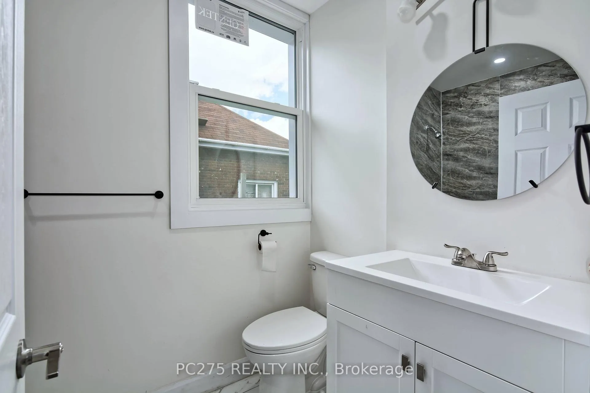 Photo 10 of 272 Vidal Street S, Sarnia — HOMEH