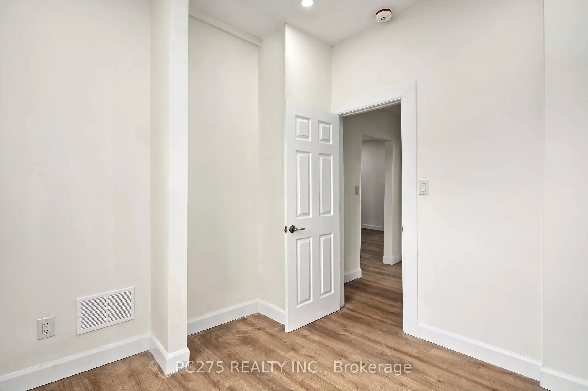 Photo 15 of 272 Vidal Street S, Sarnia — HOMEH
