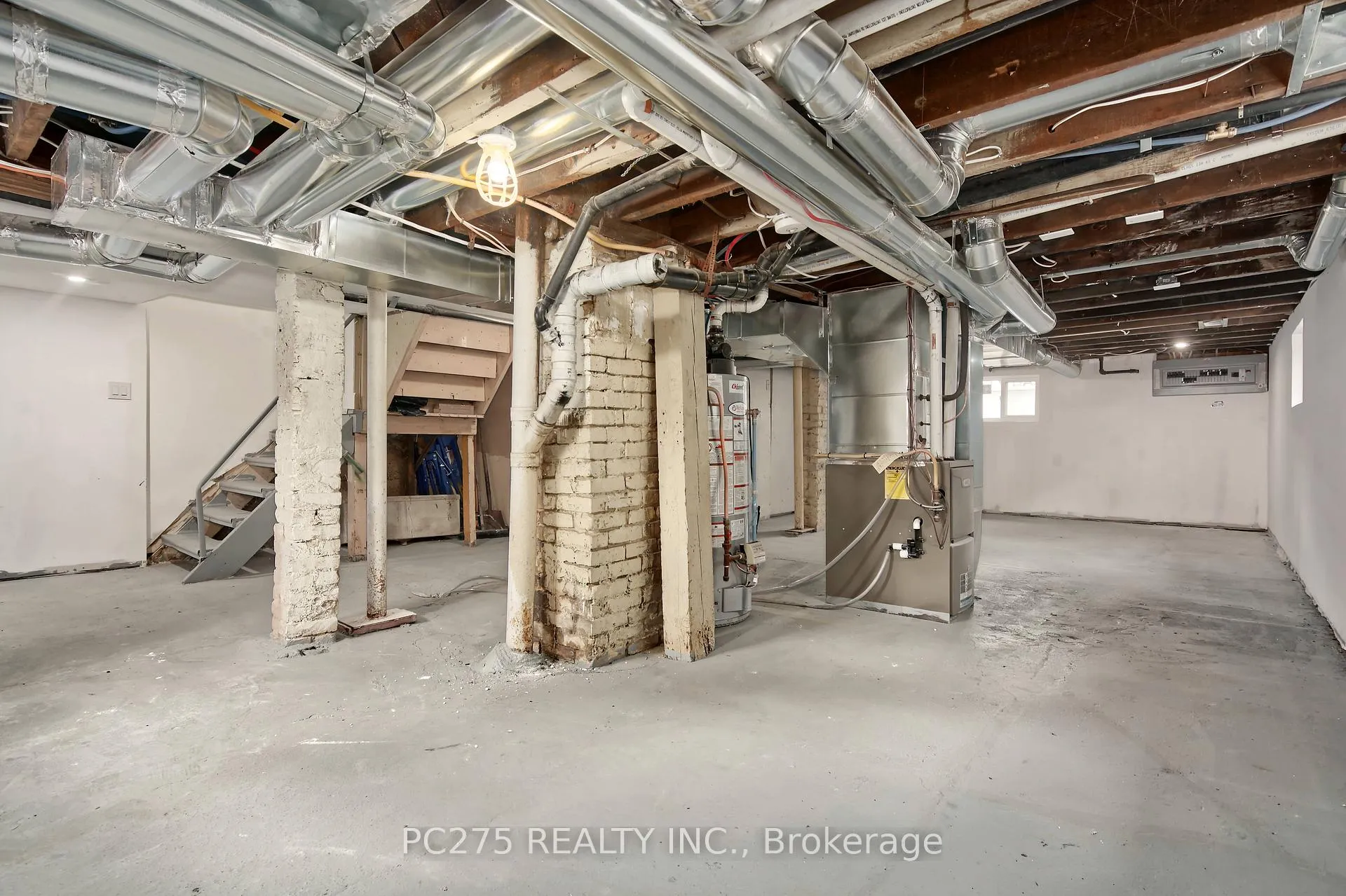 Photo 18 of 272 Vidal Street S, Sarnia — HOMEH