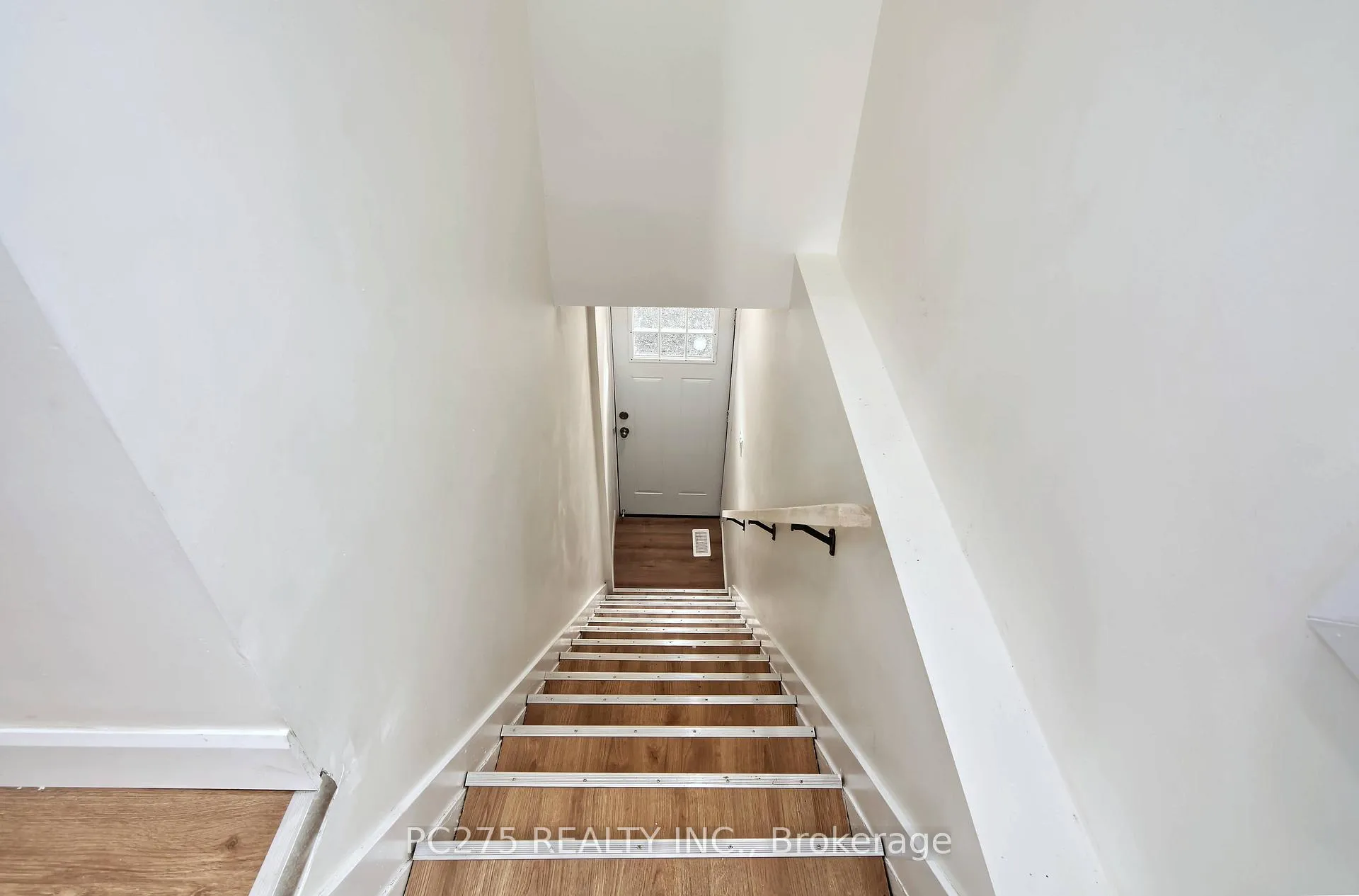 Photo 19 of 272 Vidal Street S, Sarnia — HOMEH