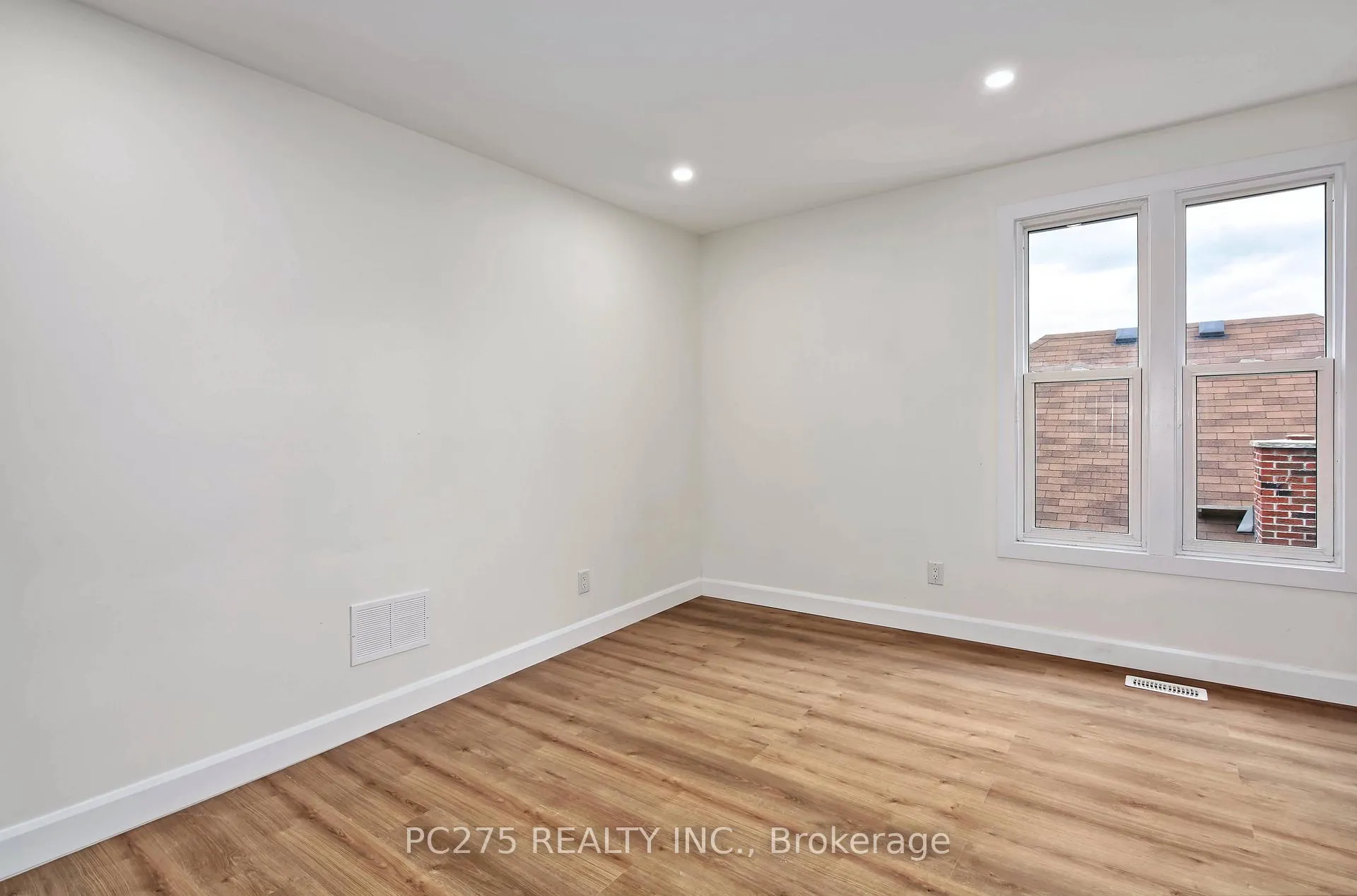 Photo 27 of 272 Vidal Street S, Sarnia — HOMEH
