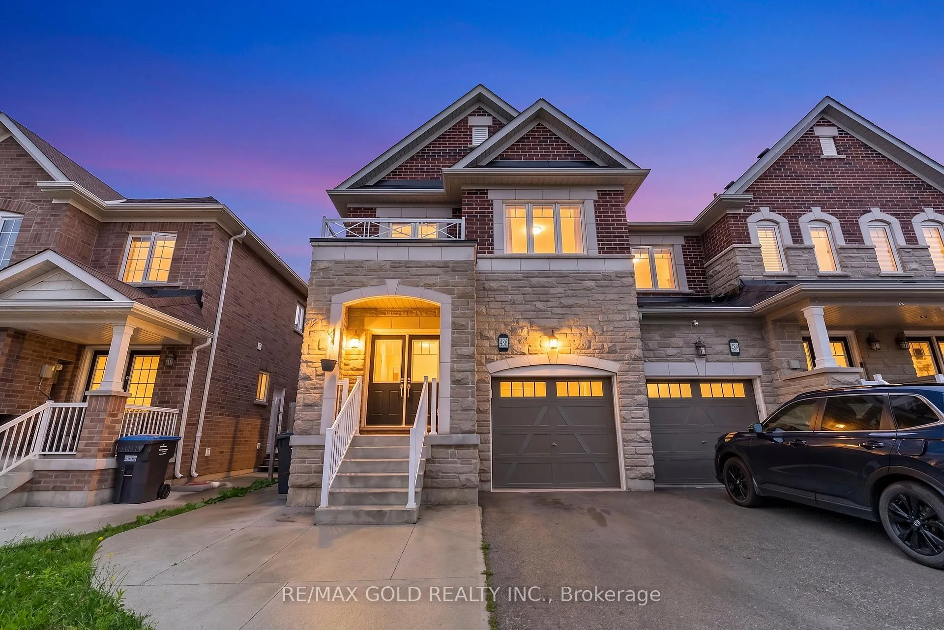 Front of 486 Queen Mary Drive