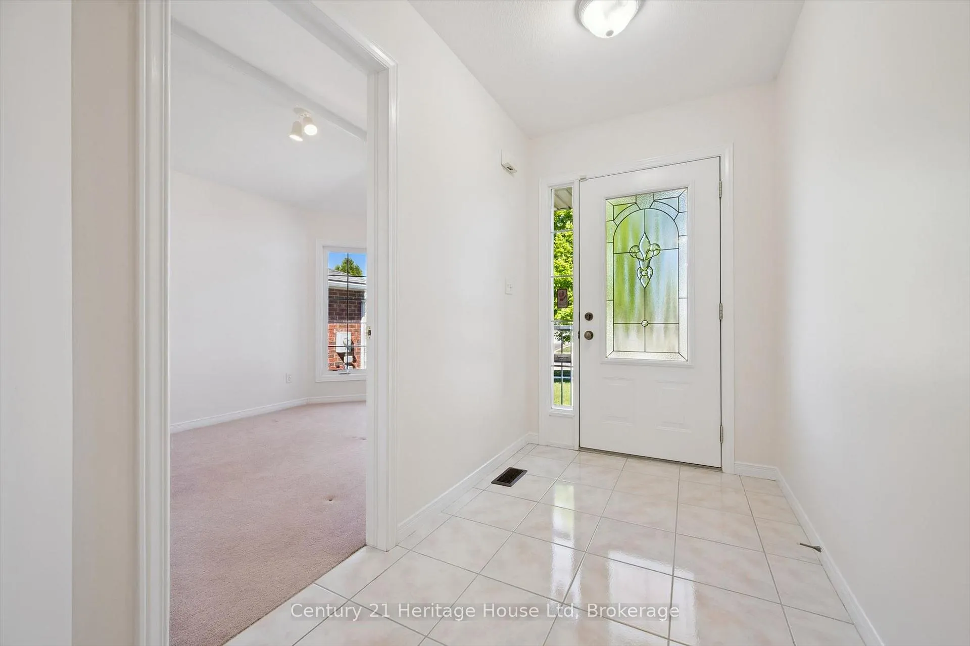 Photo 8 of 35 Shackleton Drive, Guelph, Grange Road — HOMEH