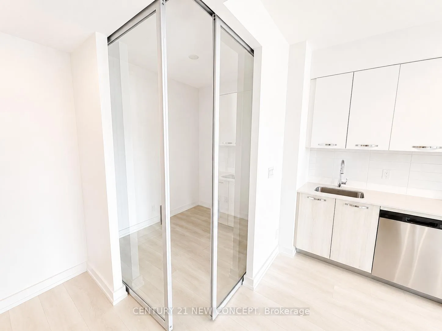 Photo 8 of Unit 1416, 75 James Street S, Hamilton, Corktown — HOMEH