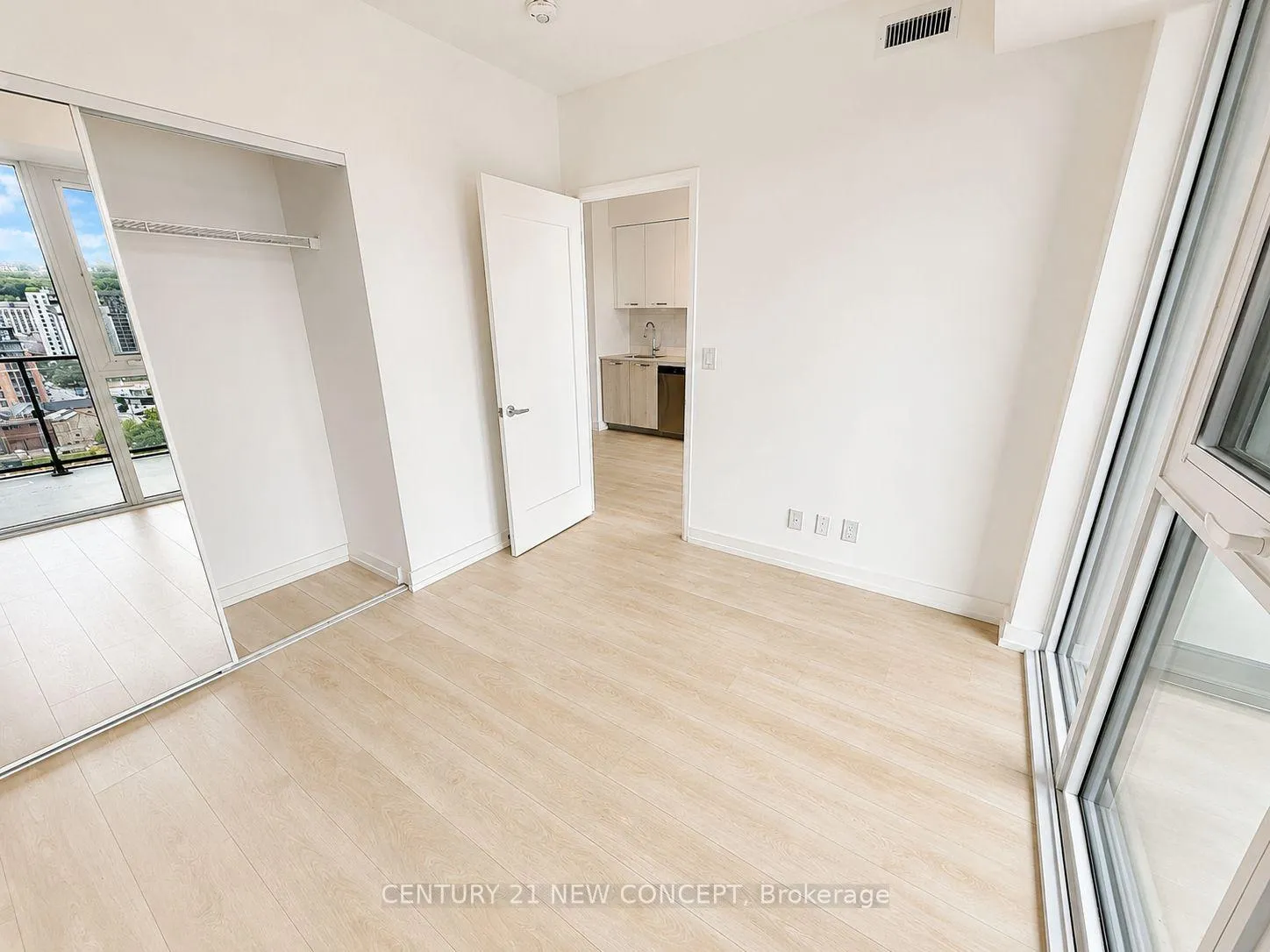 Photo 16 of Unit 1416, 75 James Street S, Hamilton, Corktown — HOMEH
