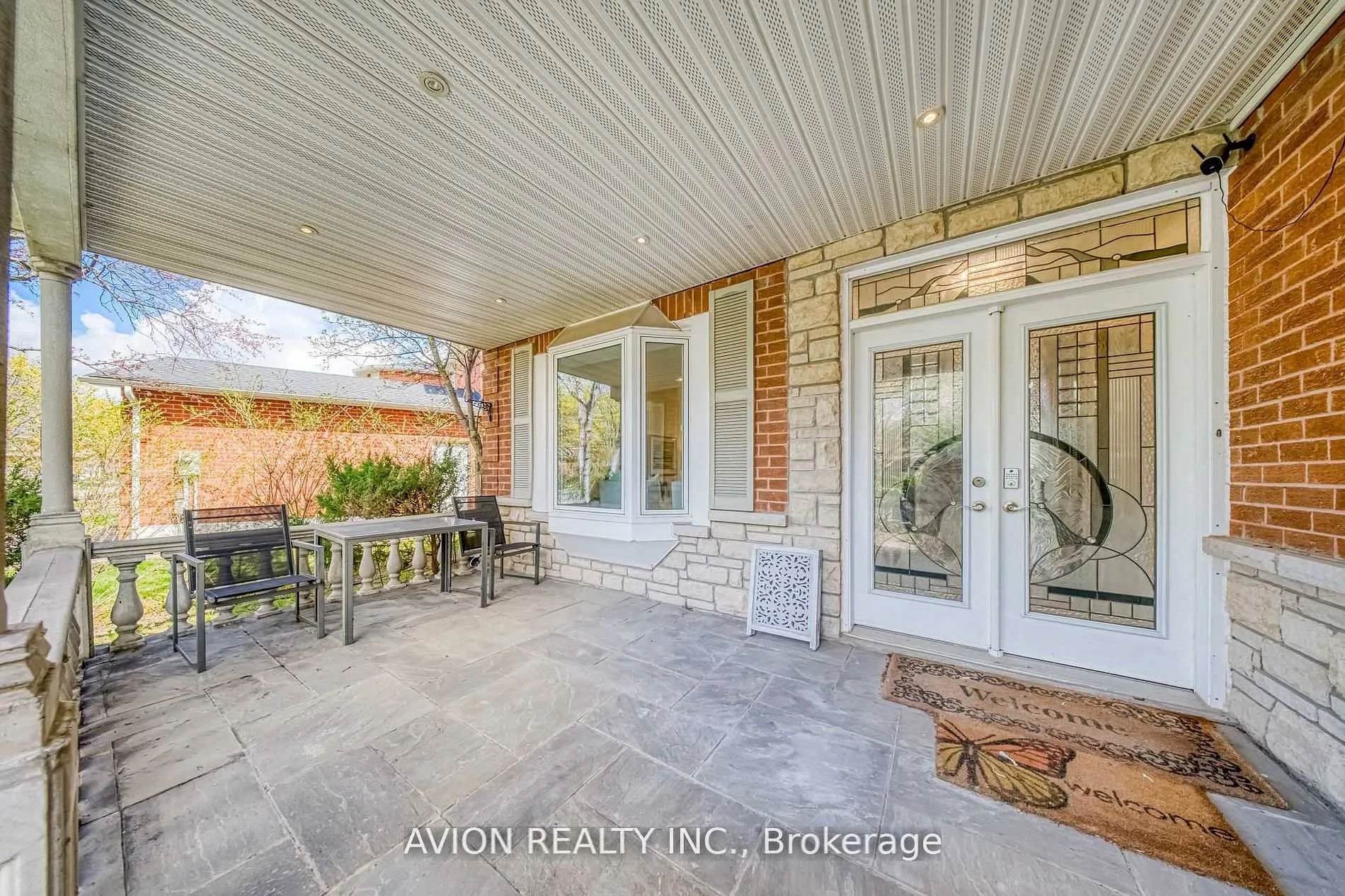 Photo 3 of 134 Butterfield Crescent, Vaughan, Maple — HOMEH