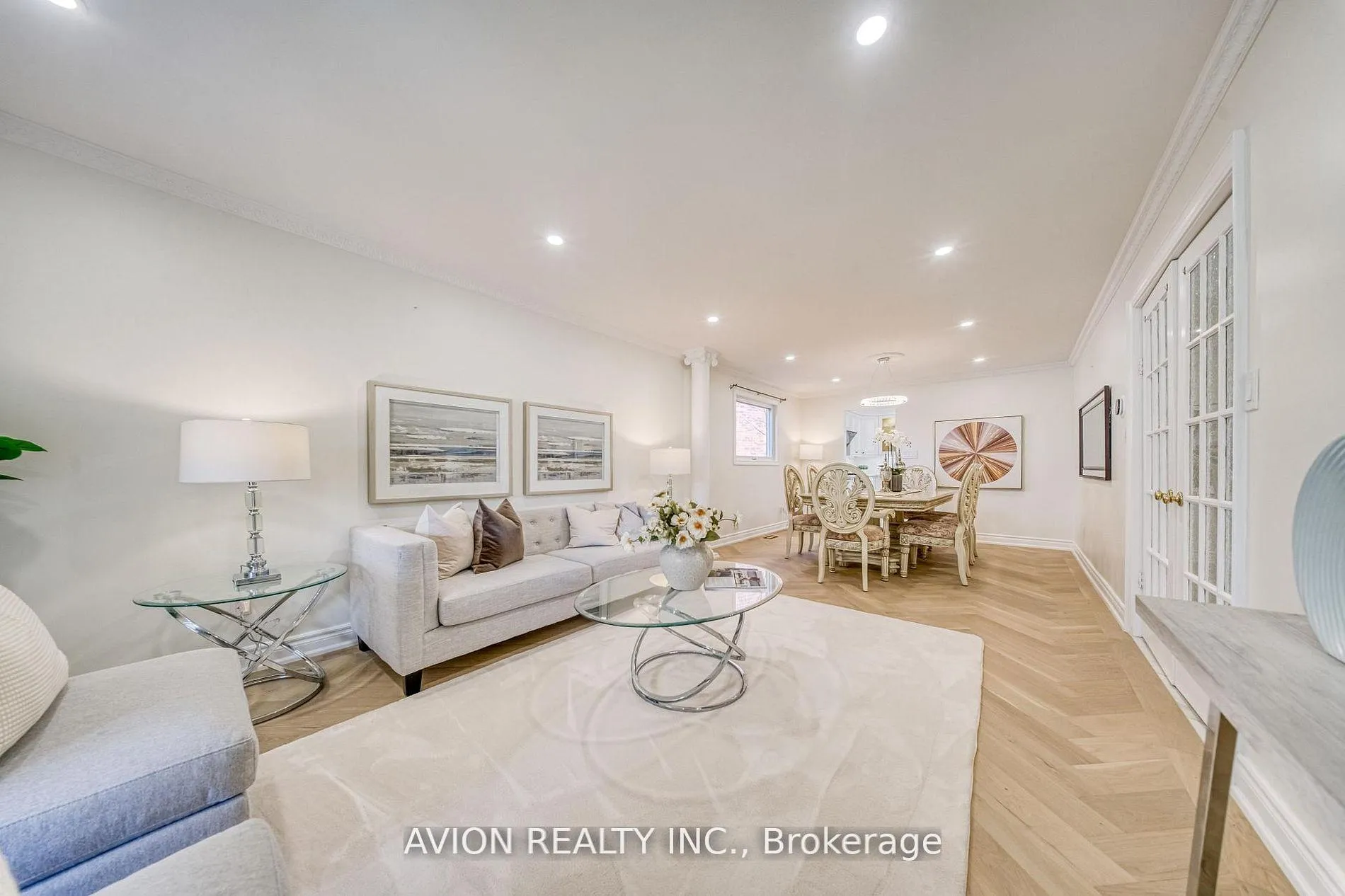 Photo 6 of 134 Butterfield Crescent, Vaughan, Maple — HOMEH