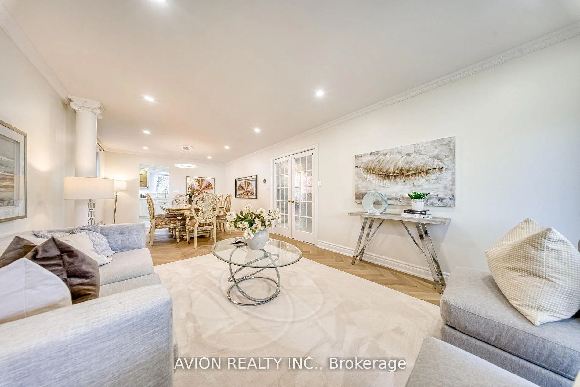 Photo 8 of 134 Butterfield Crescent, Vaughan, Maple — HOMEH
