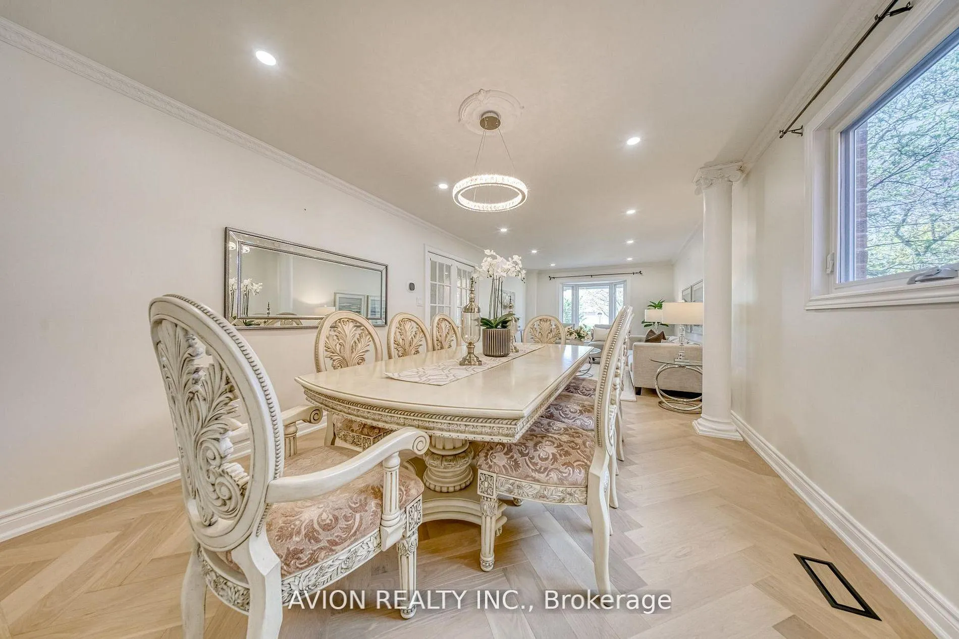 Photo 10 of 134 Butterfield Crescent, Vaughan, Maple — HOMEH