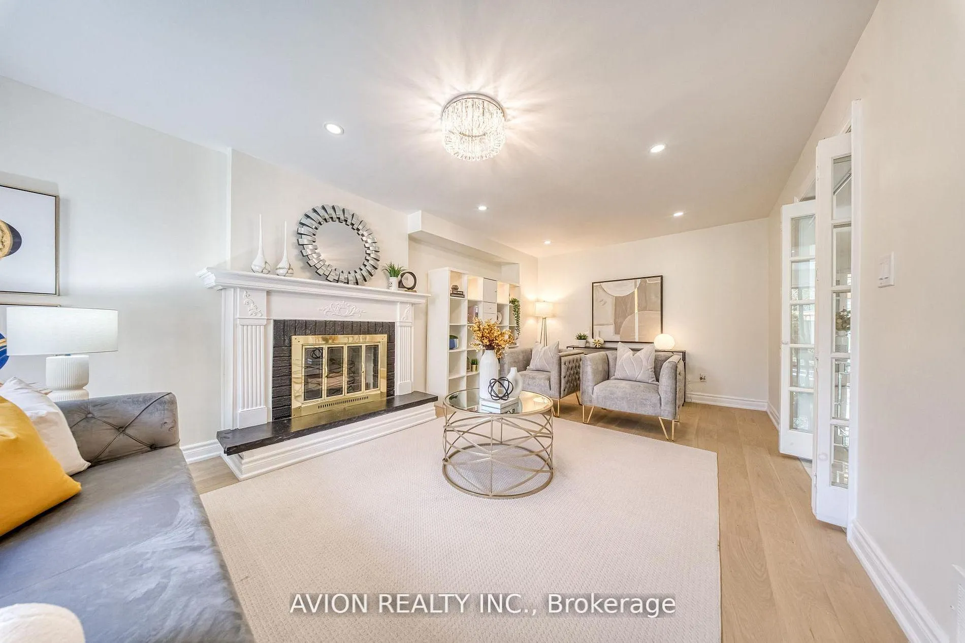 Photo 12 of 134 Butterfield Crescent, Vaughan, Maple — HOMEH