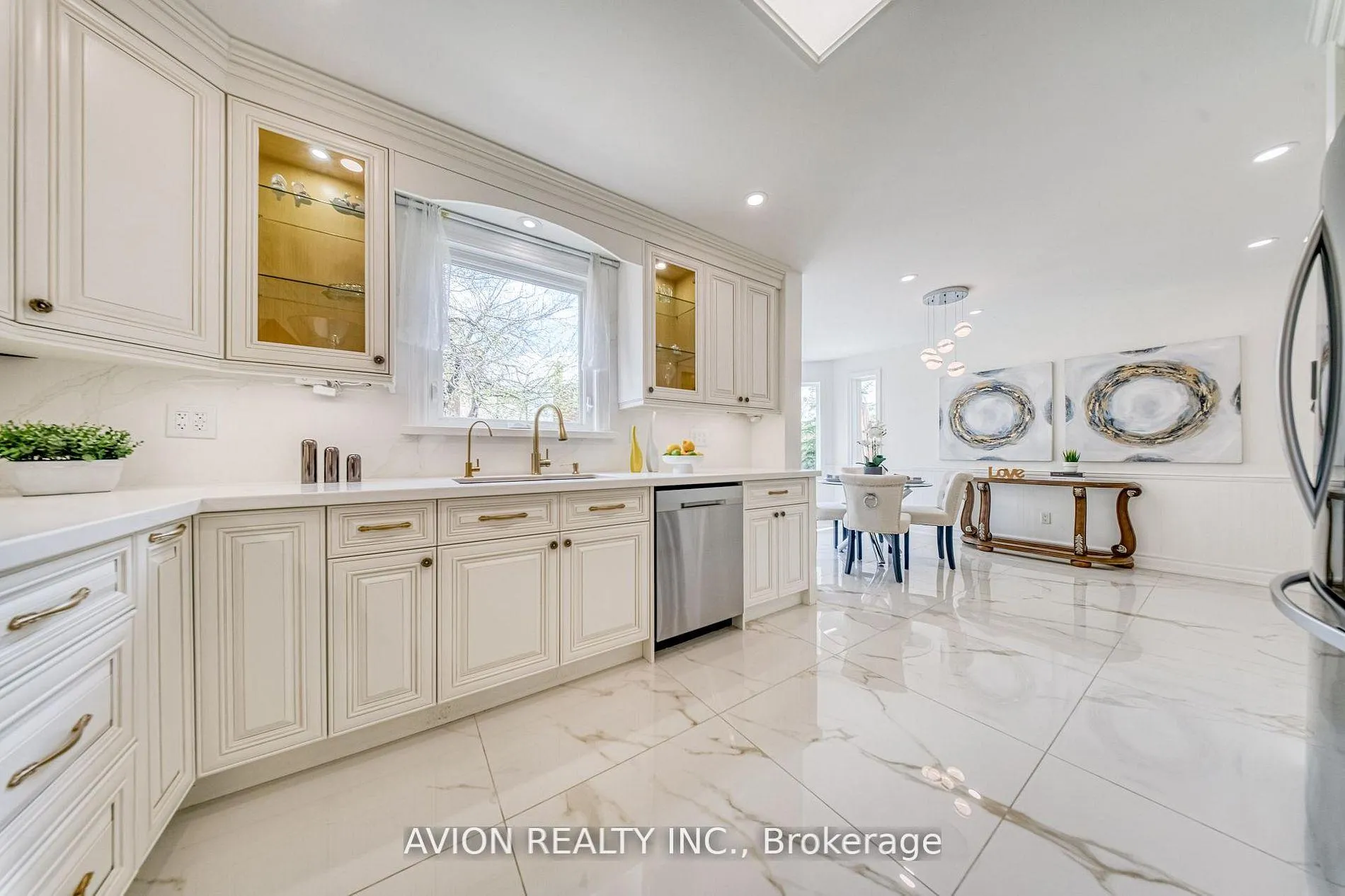 Photo 15 of 134 Butterfield Crescent, Vaughan, Maple — HOMEH