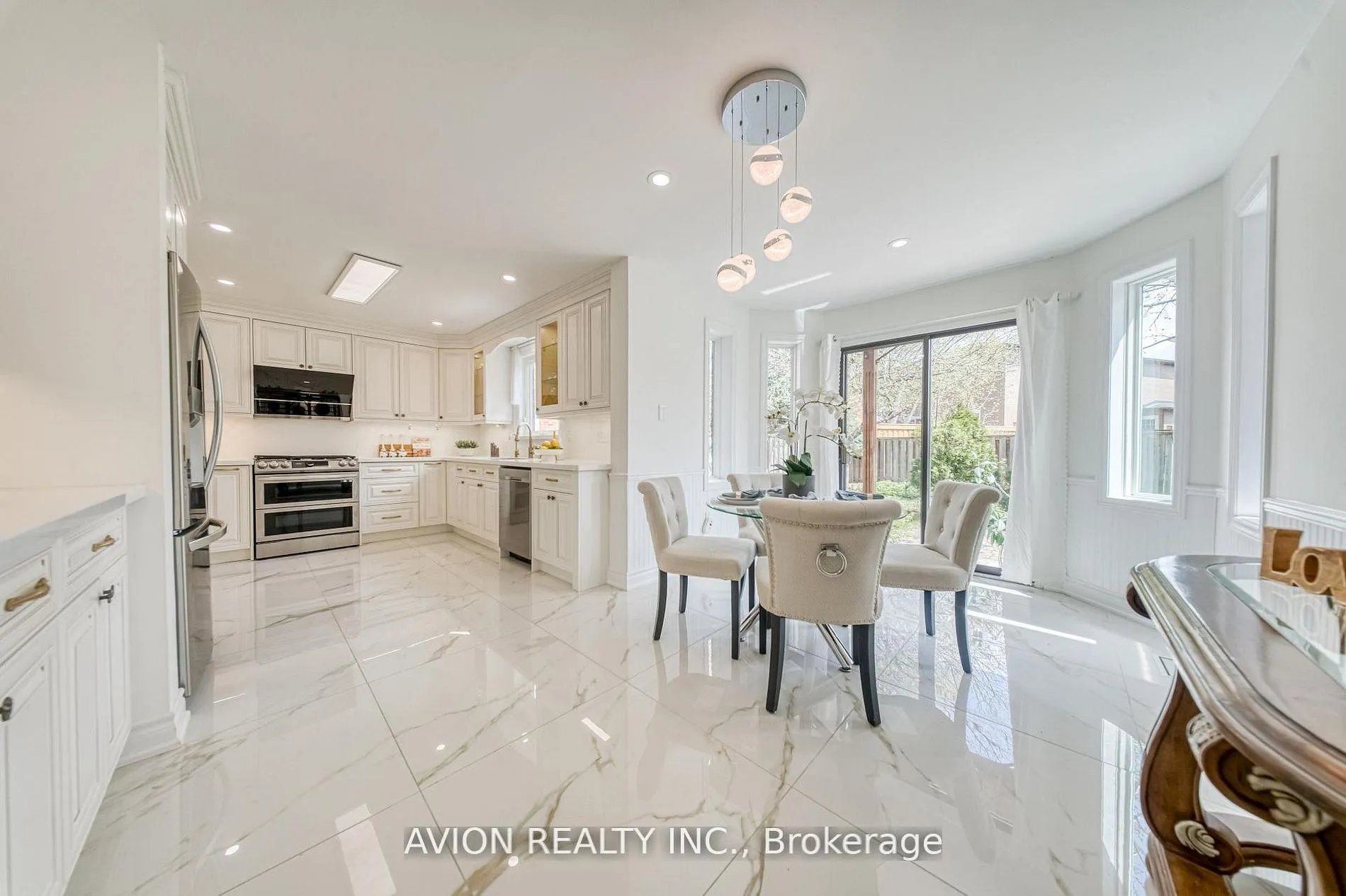 Photo 17 of 134 Butterfield Crescent, Vaughan, Maple — HOMEH