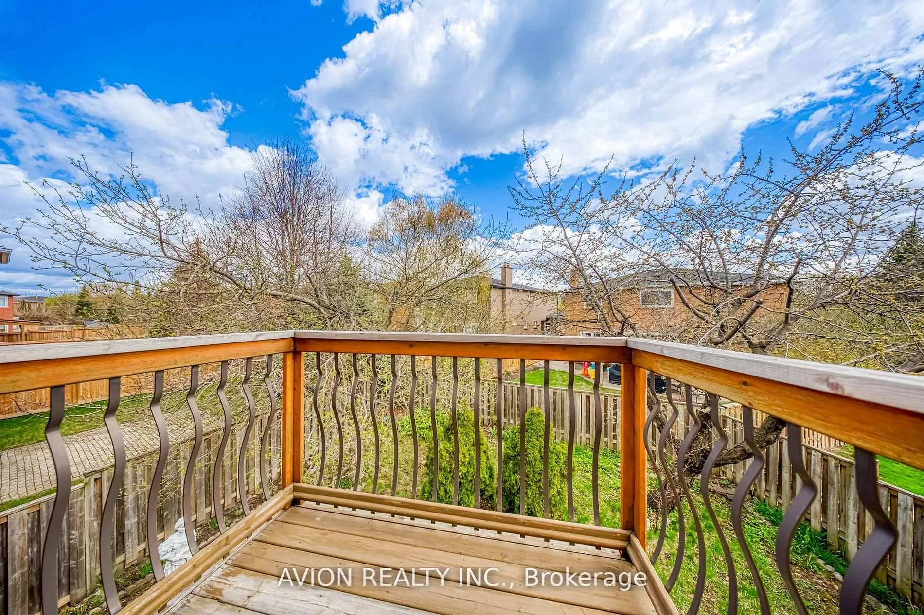 Photo 31 of 134 Butterfield Crescent, Vaughan, Maple — HOMEH
