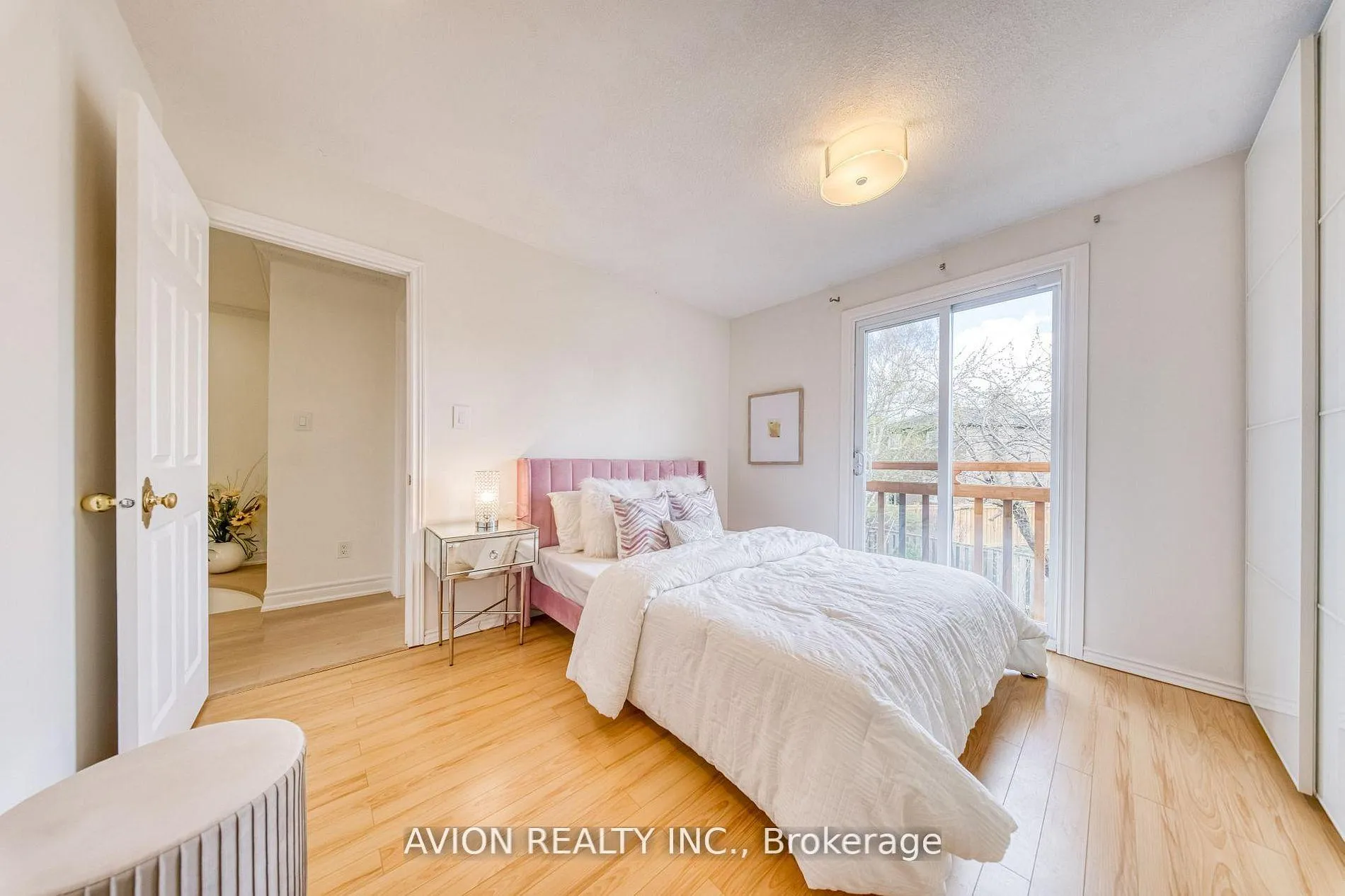 Photo 33 of 134 Butterfield Crescent, Vaughan, Maple — HOMEH