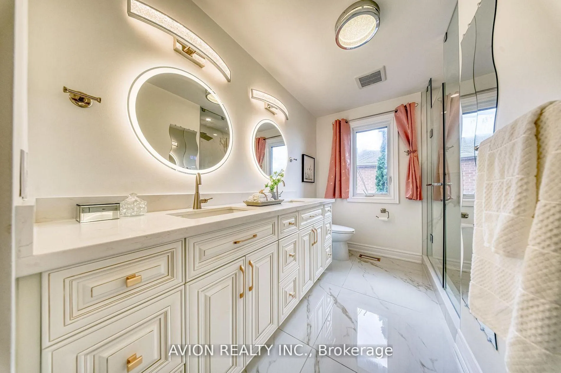 Photo 35 of 134 Butterfield Crescent, Vaughan, Maple — HOMEH