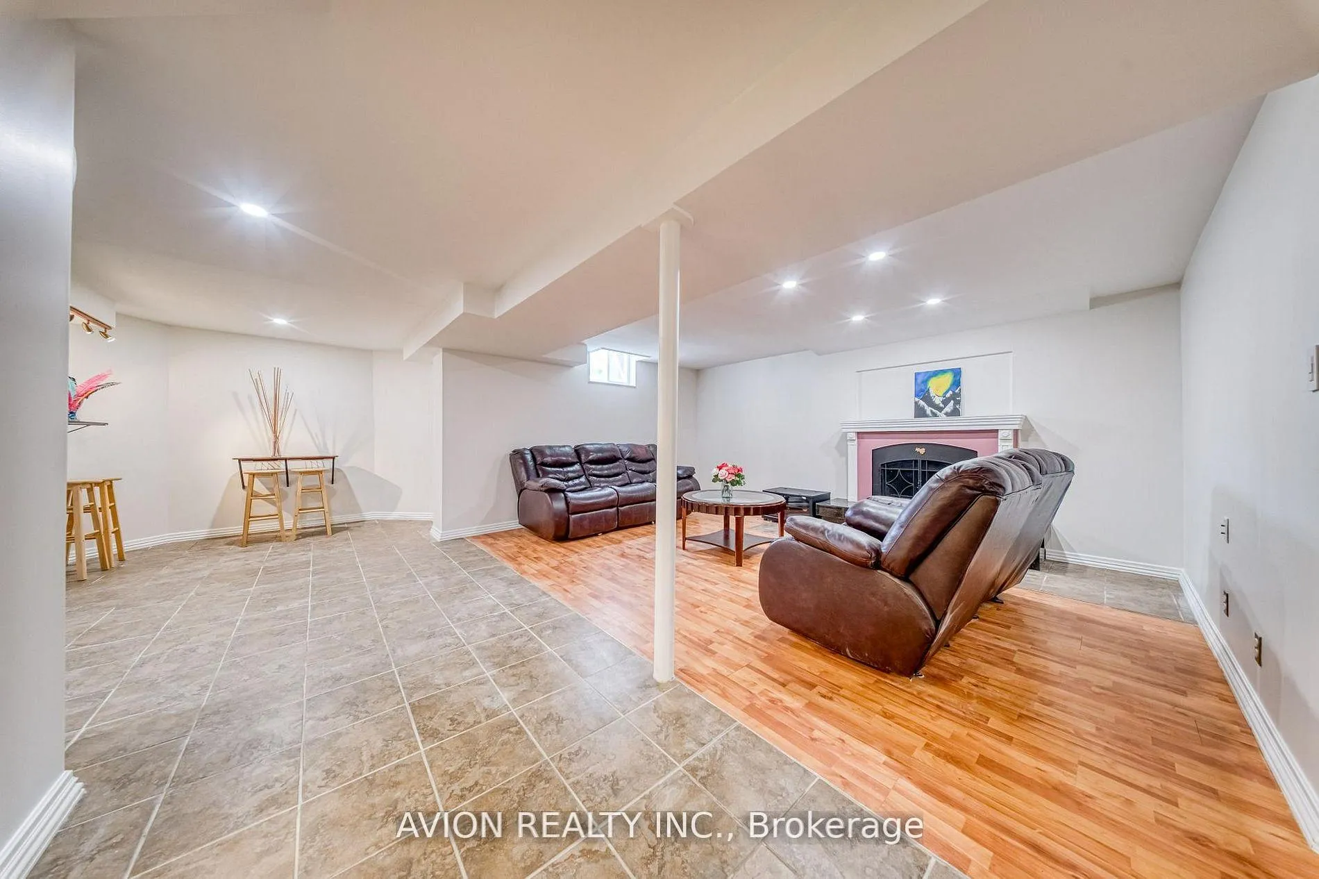 Photo 37 of 134 Butterfield Crescent, Vaughan, Maple — HOMEH