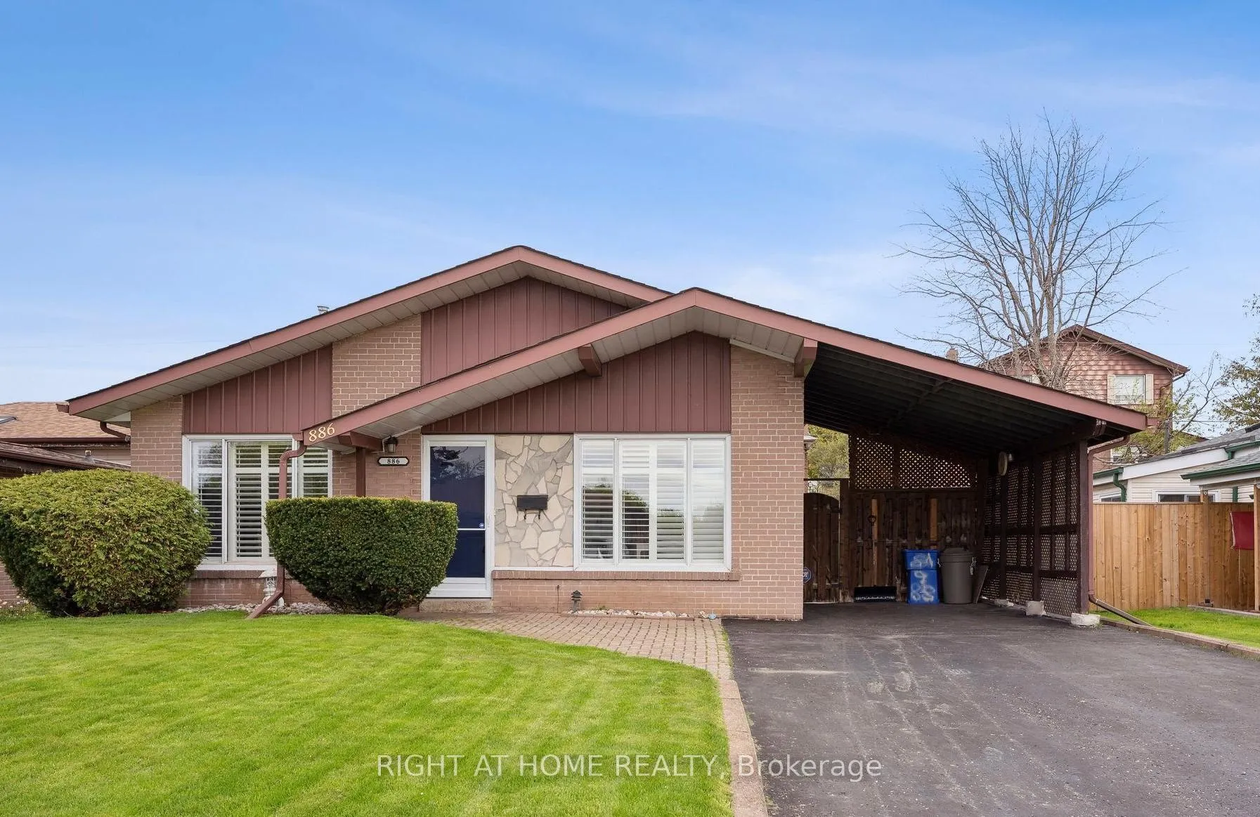 Photo 3 of Unit Basmt, 886 Grenoble Boulevard, Pickering, Bay Ridges — HOMEH