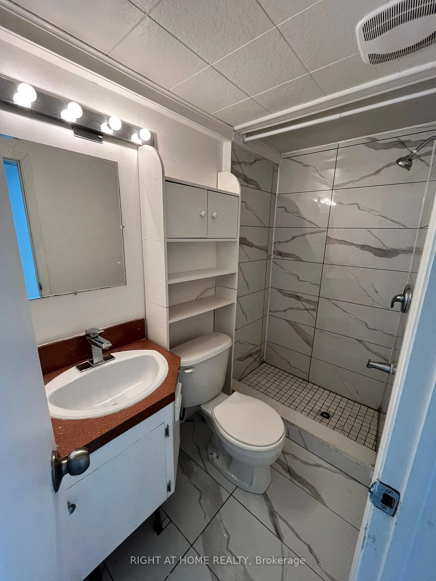 Photo 10 of Unit Basmt, 886 Grenoble Boulevard, Pickering, Bay Ridges — HOMEH