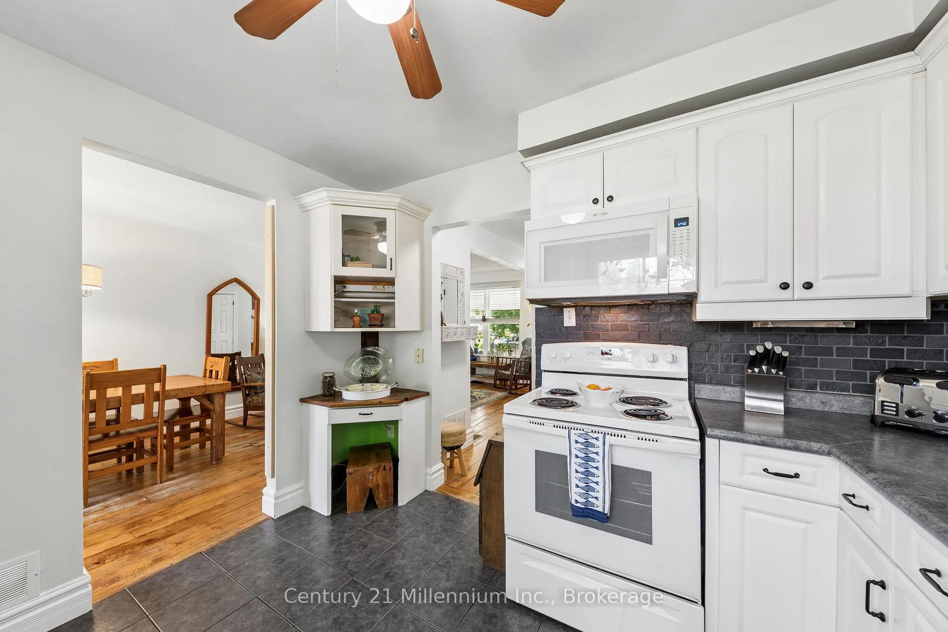Photo 8 of 253 Valleyfield Crescent, Clearview, Stayner — HOMEH
