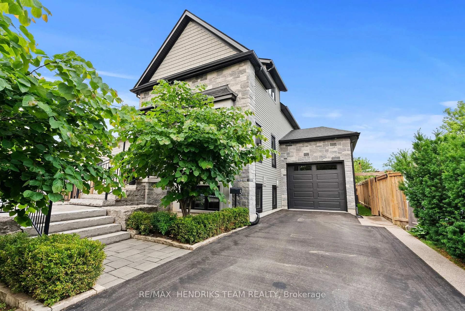 Photo 3 of 8 Stanmary Drive, St. Catharines, Fairview — HOMEH