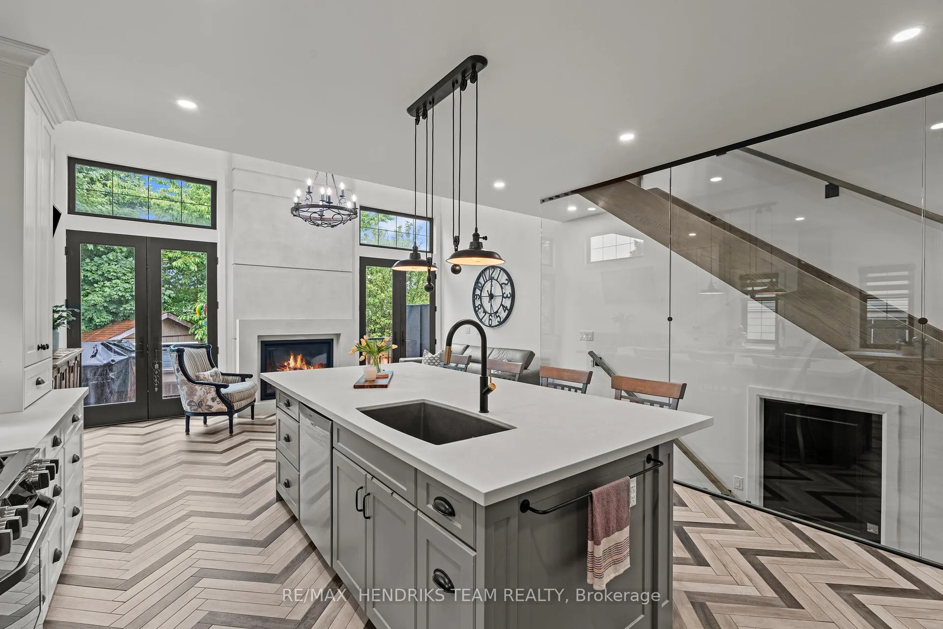 Photo 10 of 8 Stanmary Drive, St. Catharines, Fairview — HOMEH