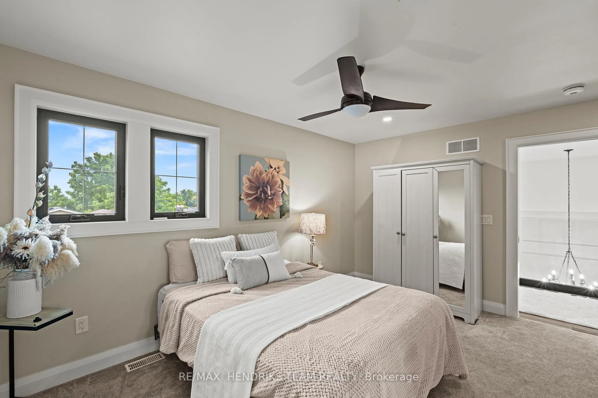 Photo 20 of 8 Stanmary Drive, St. Catharines, Fairview — HOMEH