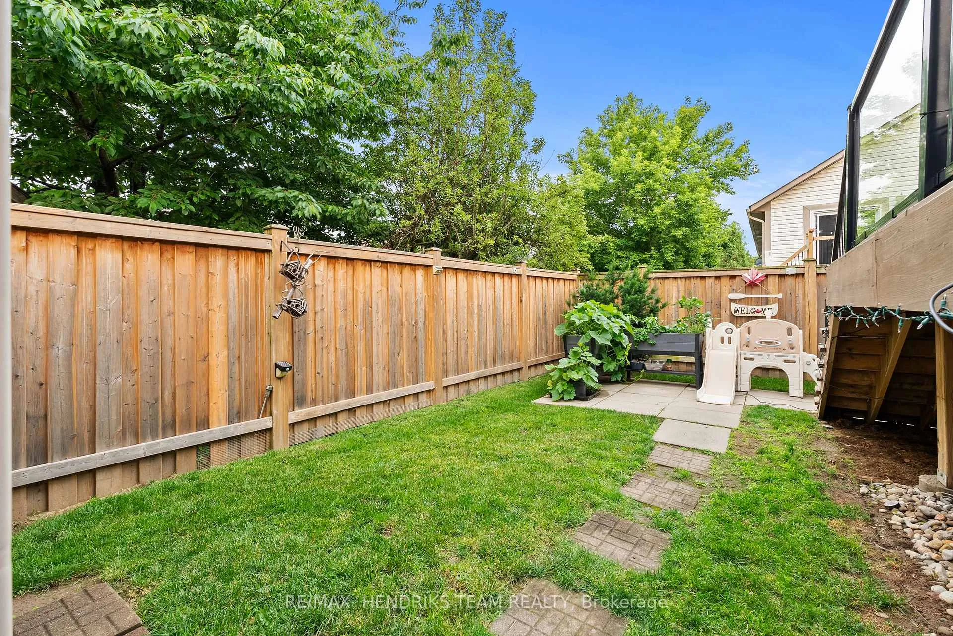 Photo 33 of 8 Stanmary Drive, St. Catharines, Fairview — HOMEH