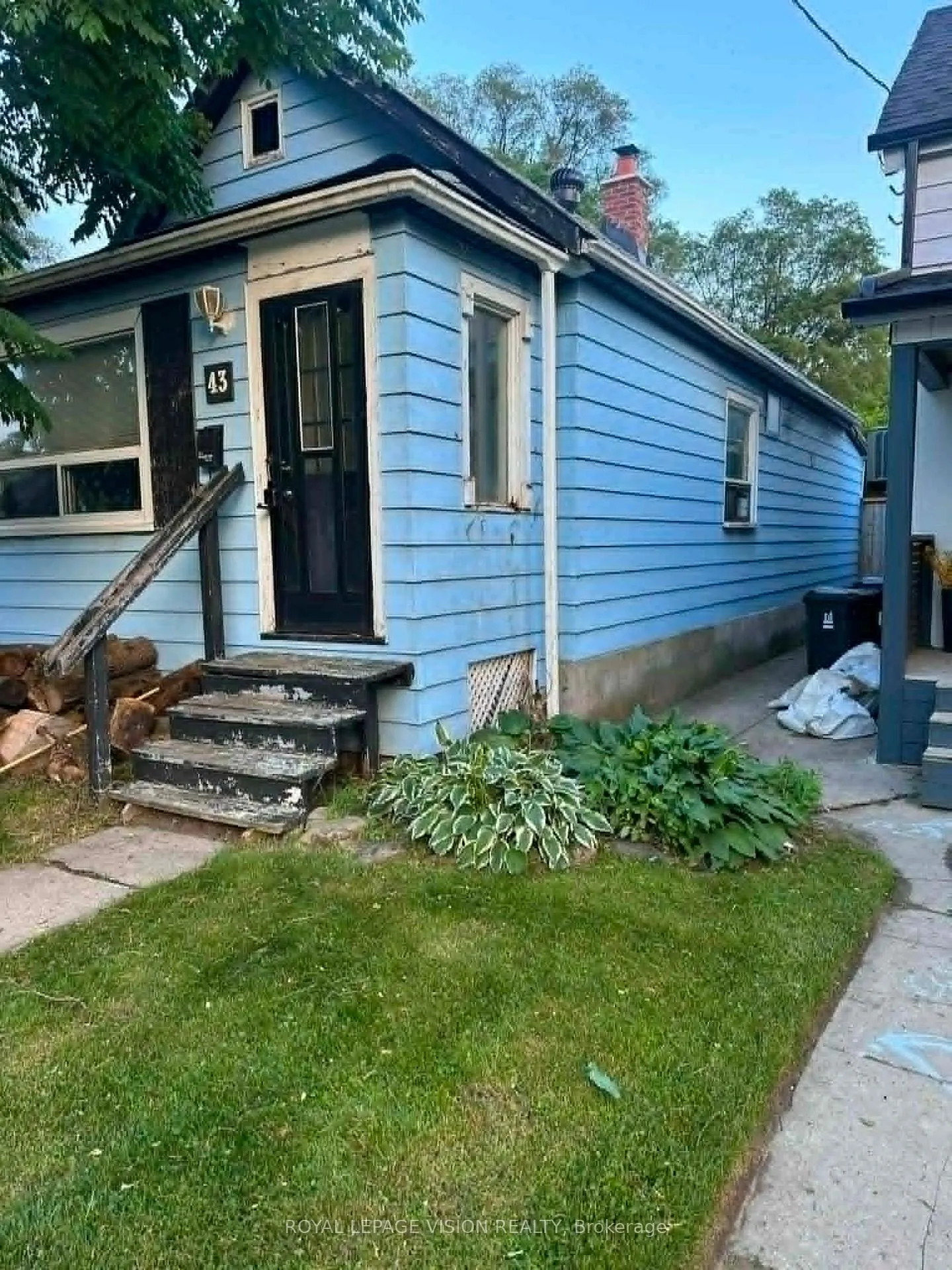 Front of 43 Jillson Avenue