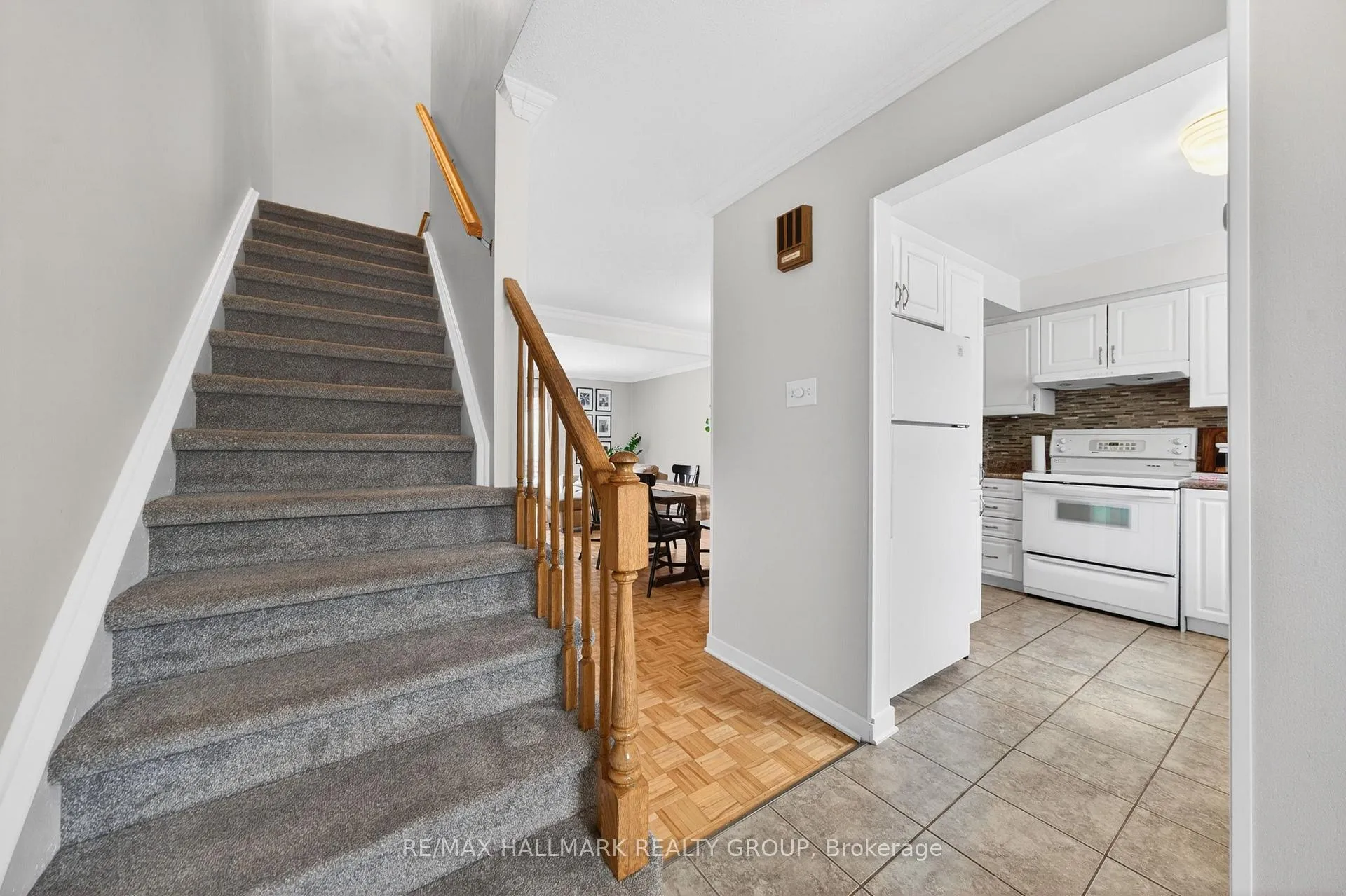 Photo 6 of Unit 8, 740 Morin Street, Ottawa, Castle Heights — HOMEH