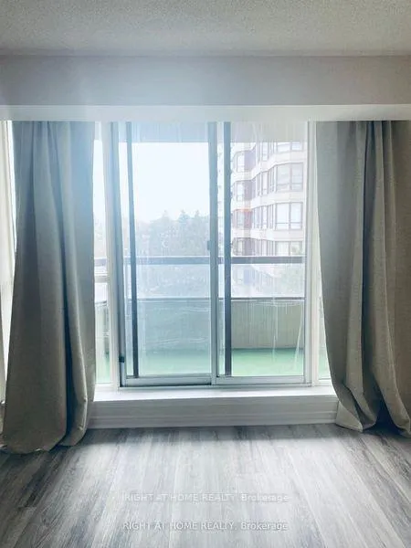 Photo 2 of Unit 411, 91 Townsgate Drive, Vaughan, Crestwood-Springfarm-Yorkhill — HOMEH