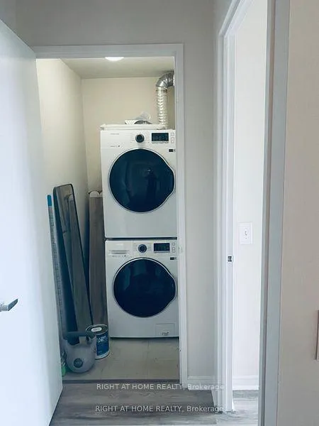 Photo 4 of Unit 411, 91 Townsgate Drive, Vaughan, Crestwood-Springfarm-Yorkhill — HOMEH