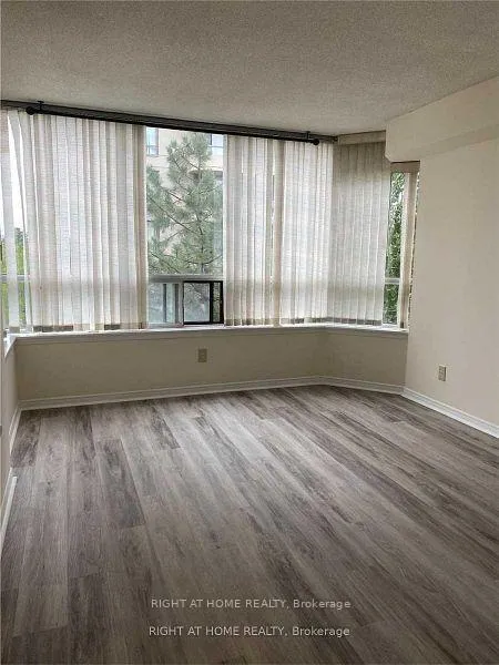 Photo 6 of Unit 411, 91 Townsgate Drive, Vaughan, Crestwood-Springfarm-Yorkhill — HOMEH