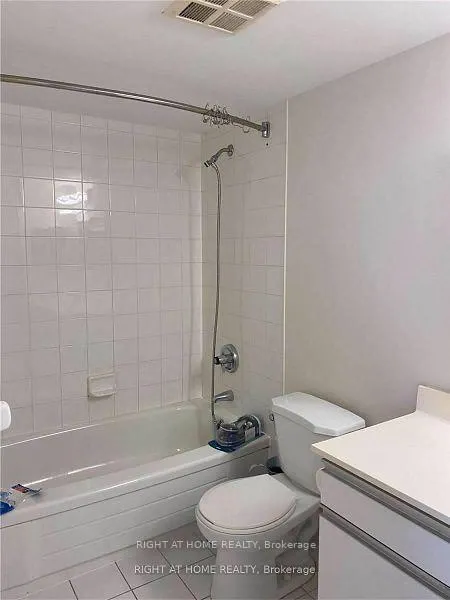 Photo 7 of Unit 411, 91 Townsgate Drive, Vaughan, Crestwood-Springfarm-Yorkhill — HOMEH