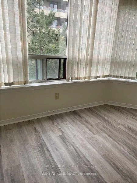 Photo 8 of Unit 411, 91 Townsgate Drive, Vaughan, Crestwood-Springfarm-Yorkhill — HOMEH