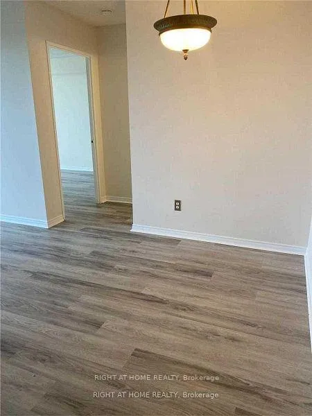 Photo 9 of Unit 411, 91 Townsgate Drive, Vaughan, Crestwood-Springfarm-Yorkhill — HOMEH