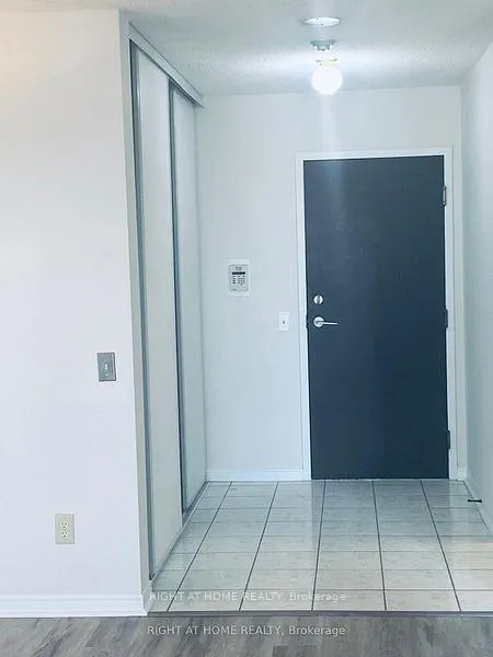 Photo 12 of Unit 411, 91 Townsgate Drive, Vaughan, Crestwood-Springfarm-Yorkhill — HOMEH