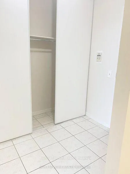 Photo 13 of Unit 411, 91 Townsgate Drive, Vaughan, Crestwood-Springfarm-Yorkhill — HOMEH