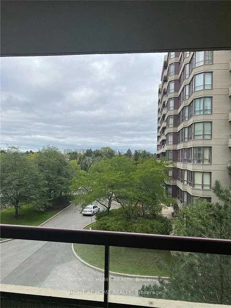 Photo 18 of Unit 411, 91 Townsgate Drive, Vaughan, Crestwood-Springfarm-Yorkhill — HOMEH